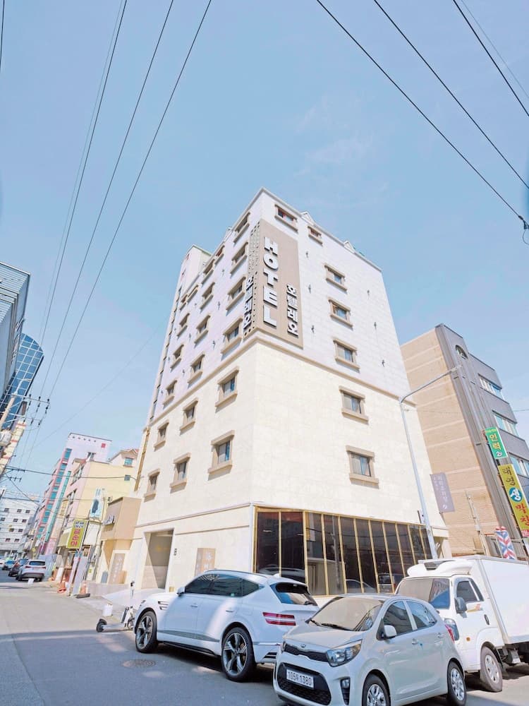 Hotel Leo