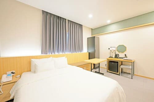 Hotel Leo