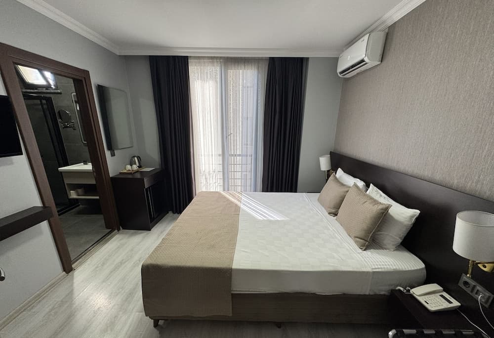 Mays Royal Hotel