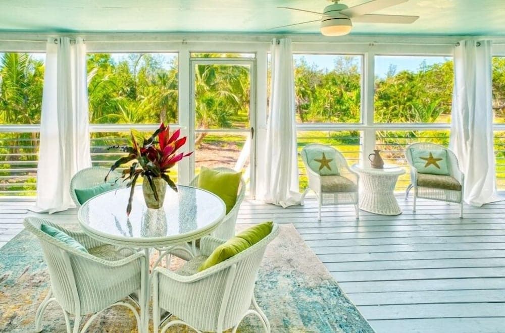 Henderson 3 Bedroom Home by RedAwning