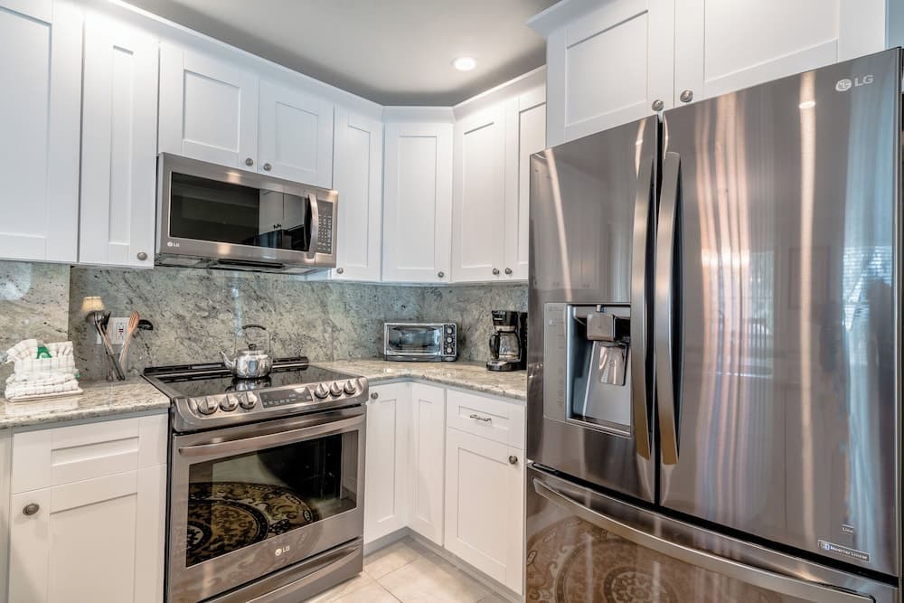 9302shorehvn5airbwco - Shore Haven Unit 5A