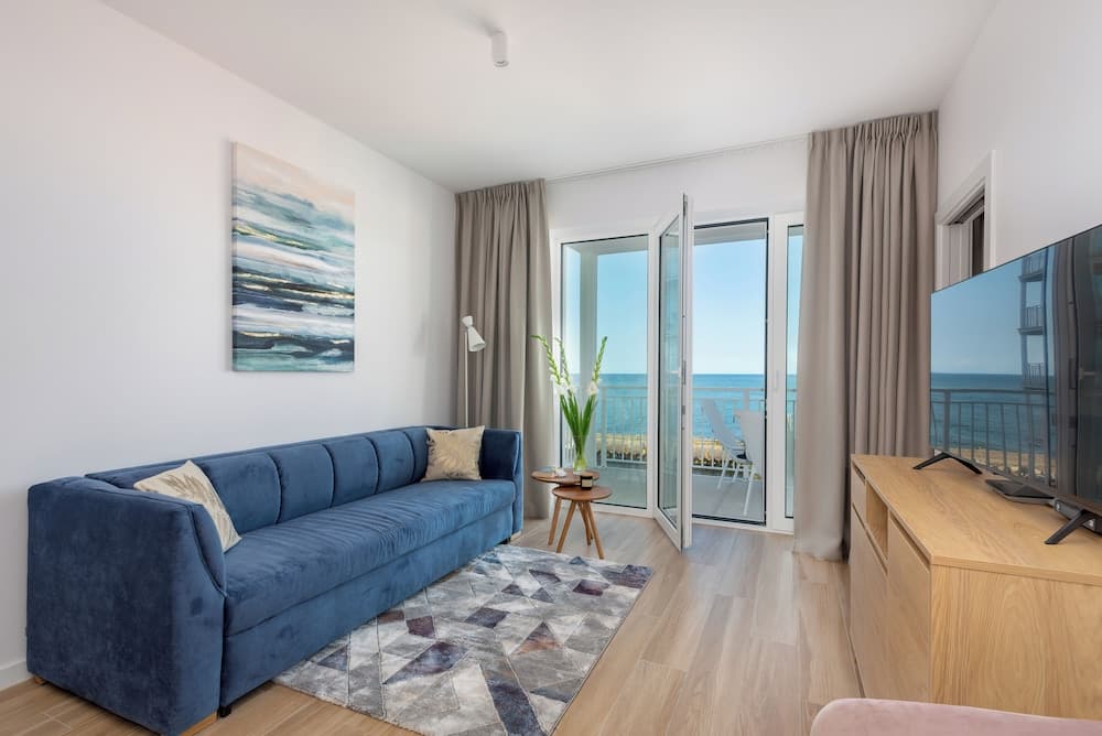 Bulwar Zachodzącego Słońca by Renters