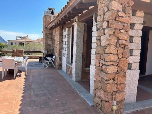 Villa Sleeps 12