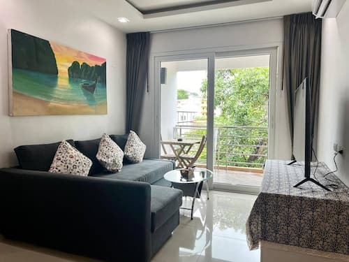 6-37 - 2 Bdr Condo With Balcony and Shared Pool