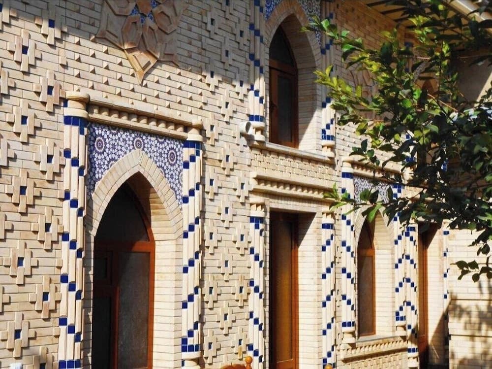 Colibri Traditional Hotel