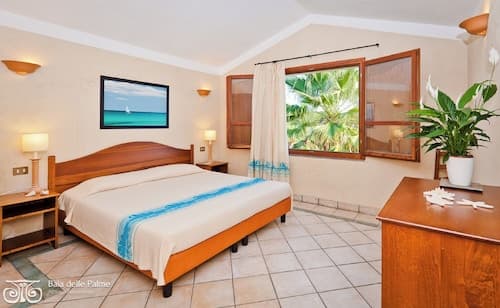 The Perfectly Positioned Baia de Bahas Residence 1 Bedroom Apt Sleeps 4 -no0890