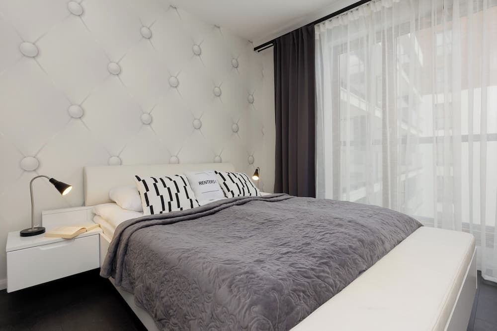 Apartment Grzybowska 85 by Renters