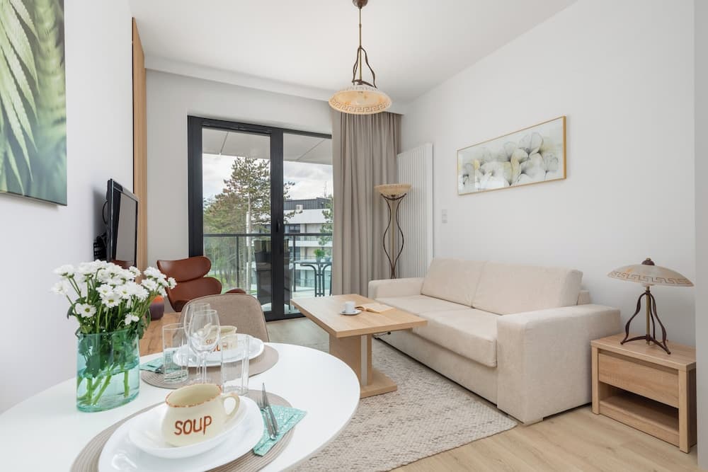 Shellter Apartment Rogowo by Renters