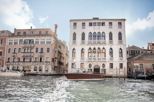 PALAZZO GARZONI
