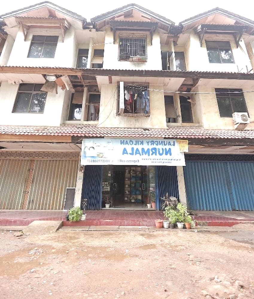 SPOT ON 92569 Anto Homestay SyariahNearPelabuhan Feri Harbor Bay