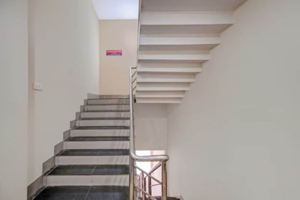 Goroomgo Moonlight Guest House Bhubaneswar