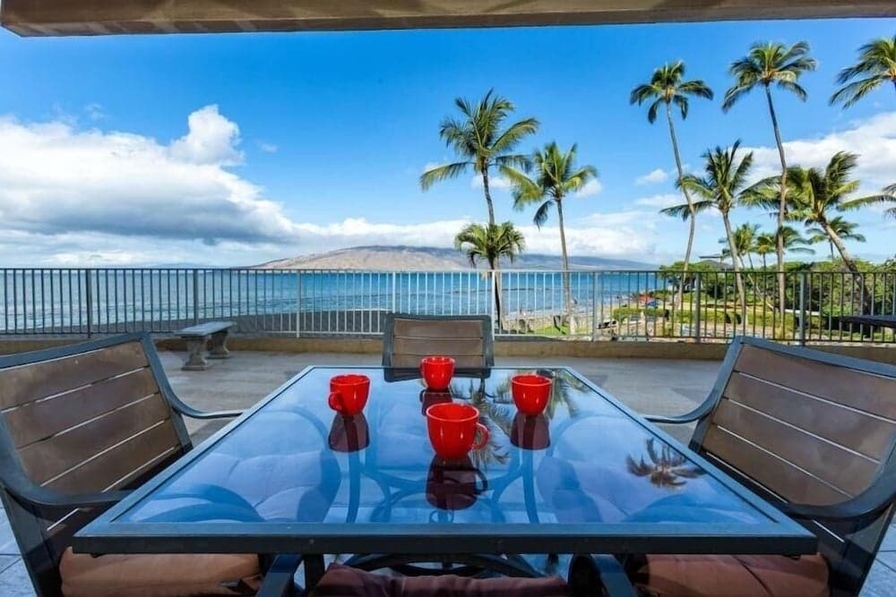 Menehune Shores #209 2 Bedroom Condo by RedAwning