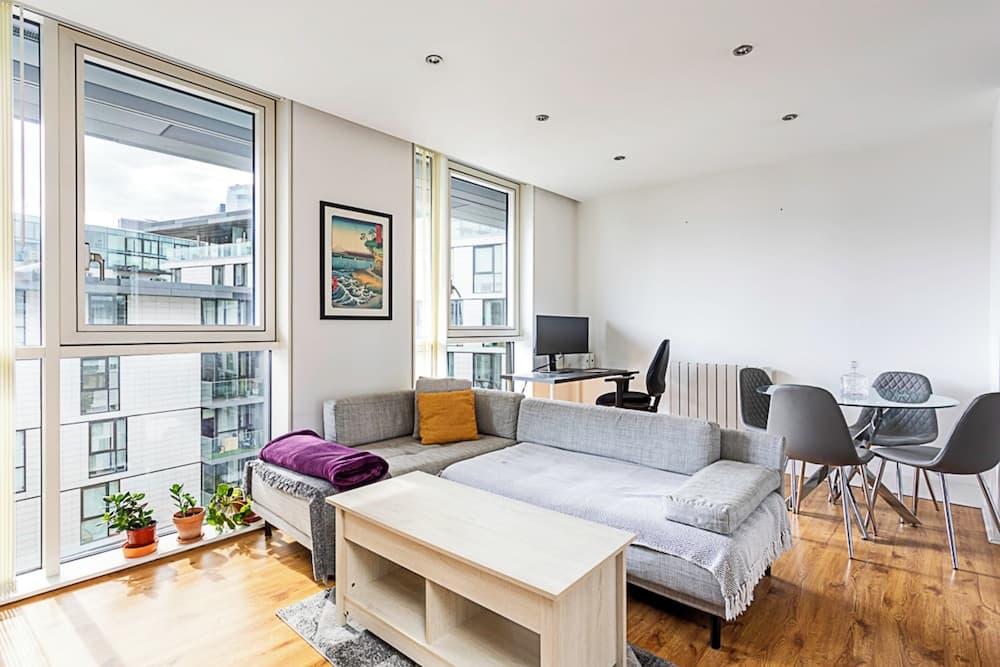 City-close 1-bed Apartment Near Tower Hill