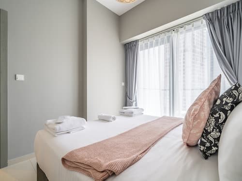 Business Bay's Coziest Hideaway With Balcony