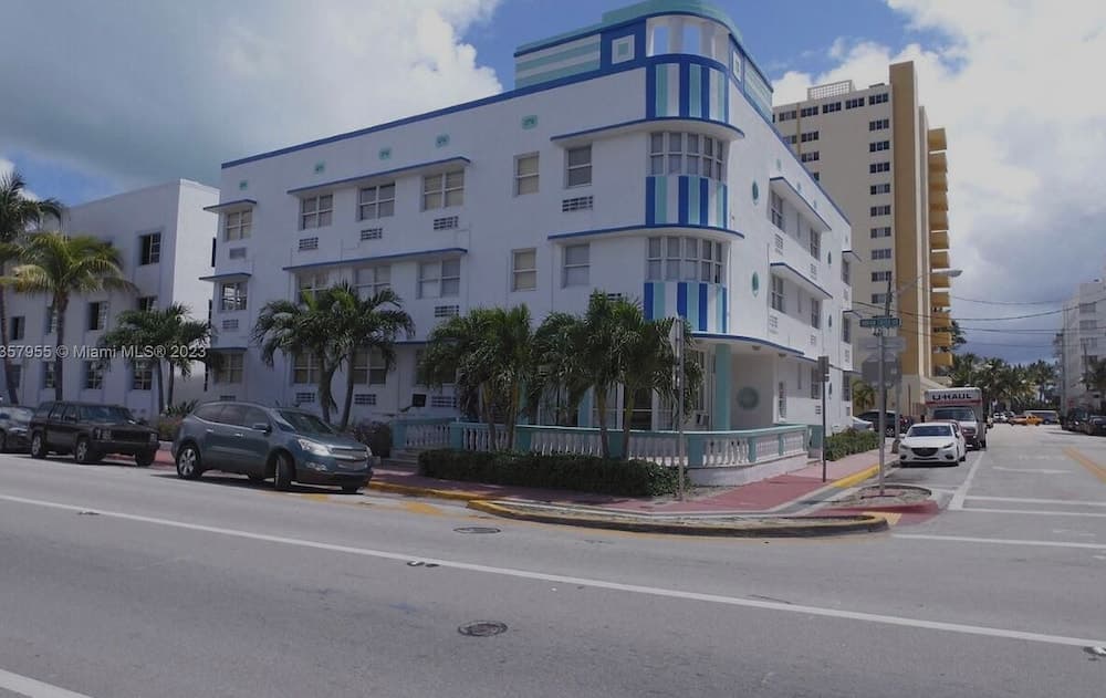 3801 Indian Creek Dr