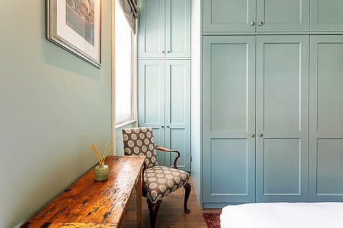 Well-designed Chelsea Flat