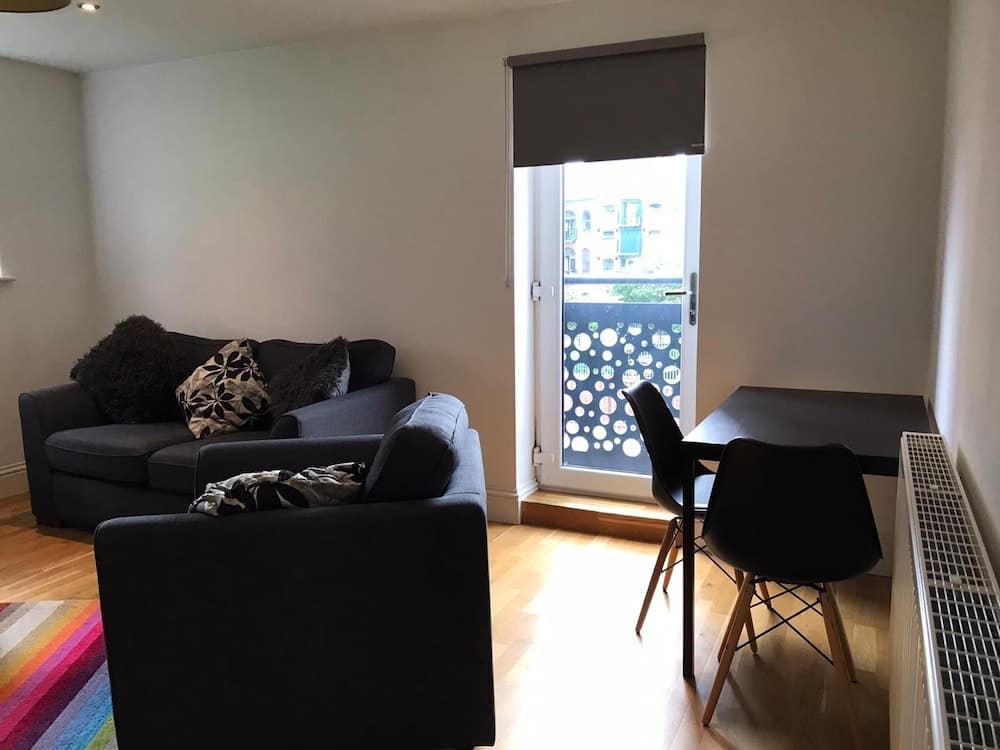 HU1 Stylish cosy central apartment  H3