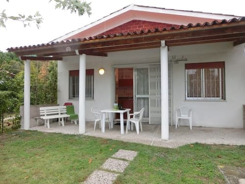 Villa in a Quiet Area Next to the sea