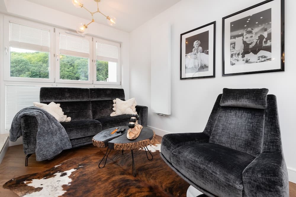 Stylish Apartment by Renters Prestige