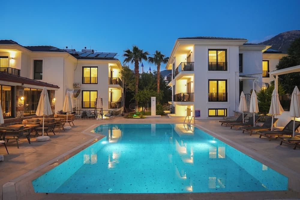Marla Suite Hotel