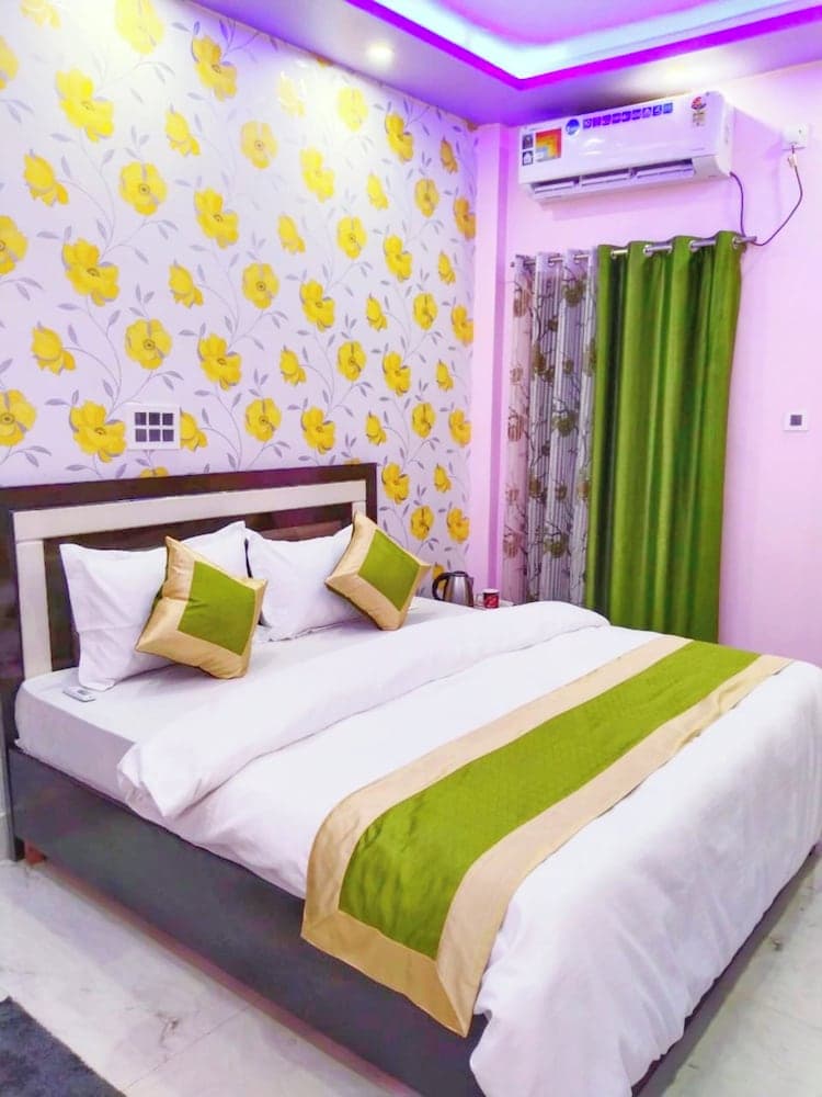 Goroomgo Shree Hare Rama Hare Varanasi