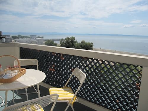 Adorable Seaview Flat at Grado Pineta