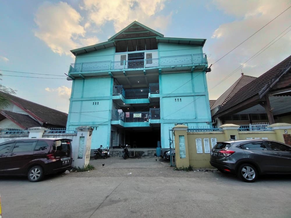 SPOT ON 92890 Losmen Bahalap Syariah MarabahanNearSiring Marabahan (Ulek Barito)