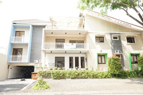 OYO 92863 Hotel Blessing