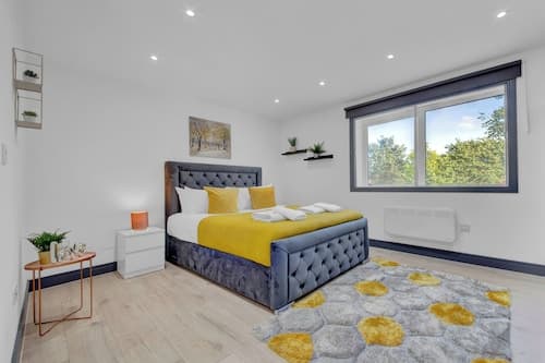 Inviting 1-bed House in Feltham