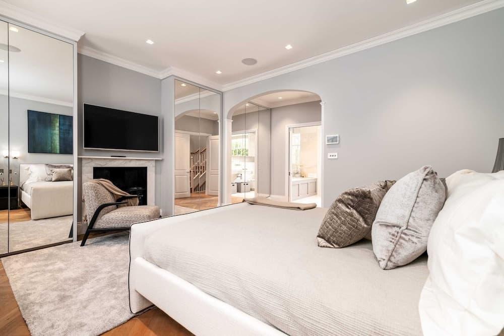Lavish and Luxurious Chelsea Home