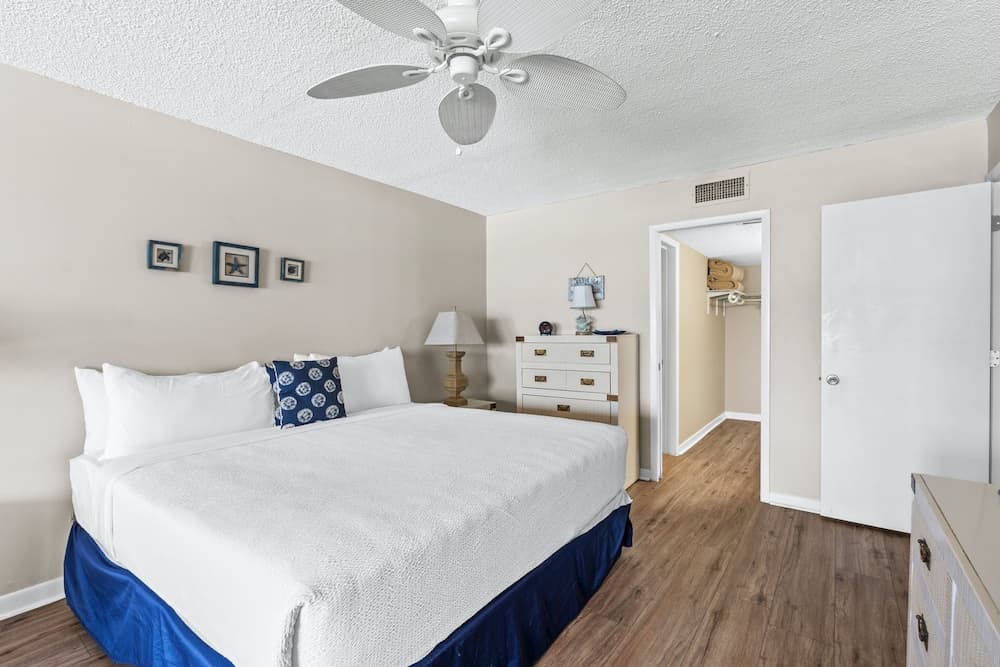 The Shores Townhomes by PHG