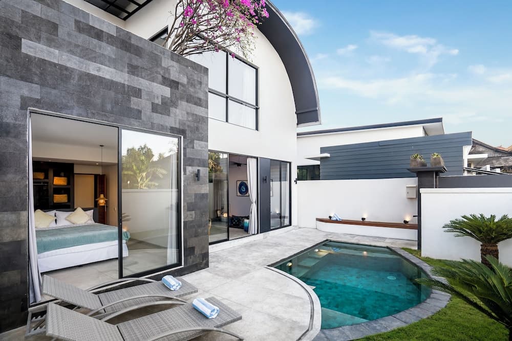 Mr. & Mrs. W Pererenan by Alfred in Bali