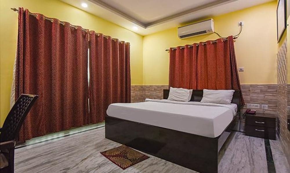 Fabhotel Utsav Palace