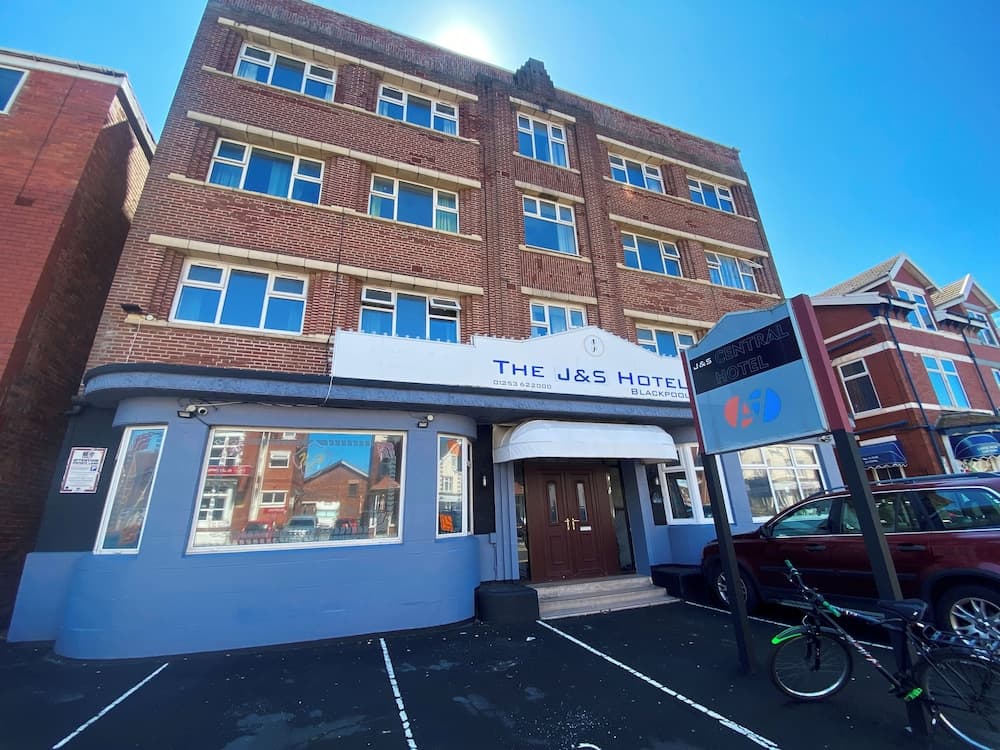 The J & S Hotel