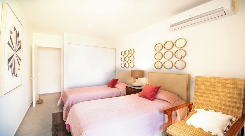 Condo Aria Ocean 206 by Kivoya