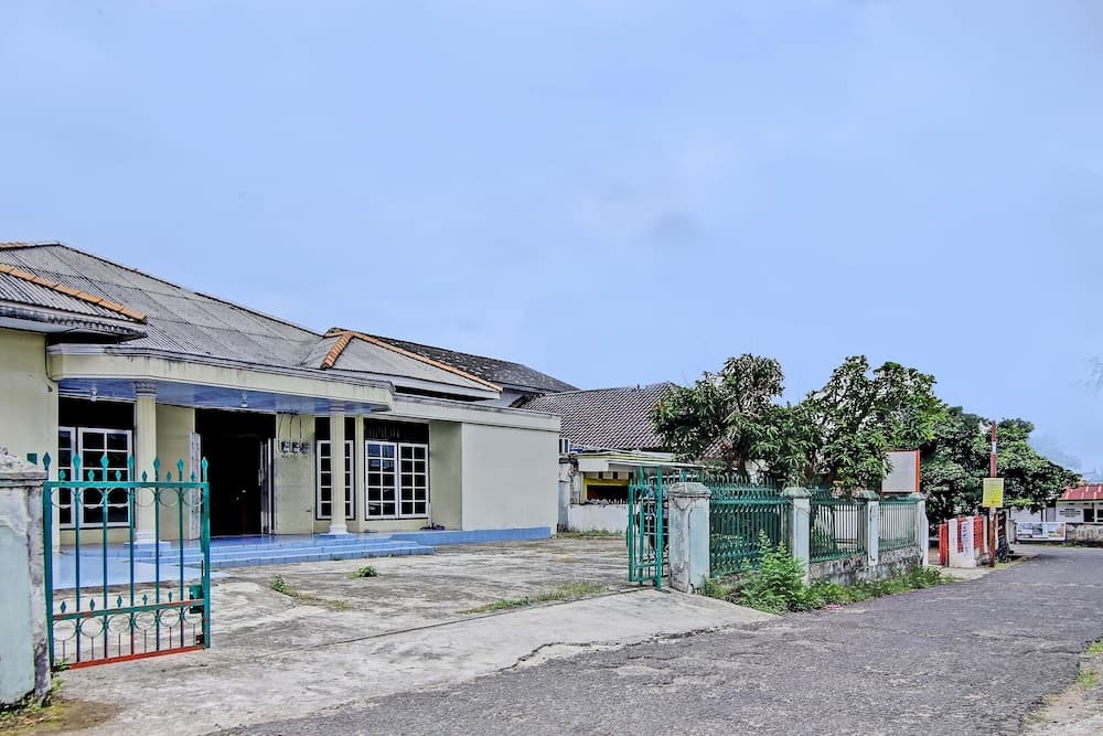 OYO 3422 Firza Homestay