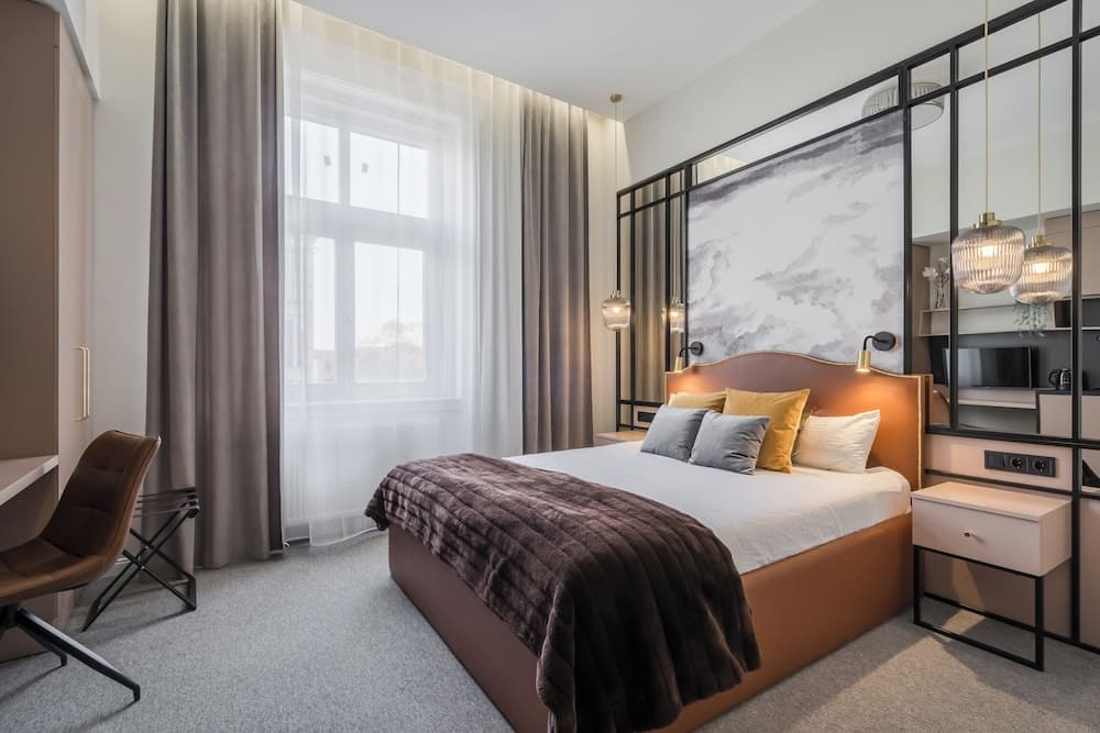 Astoria Boutique Suites - by BQA