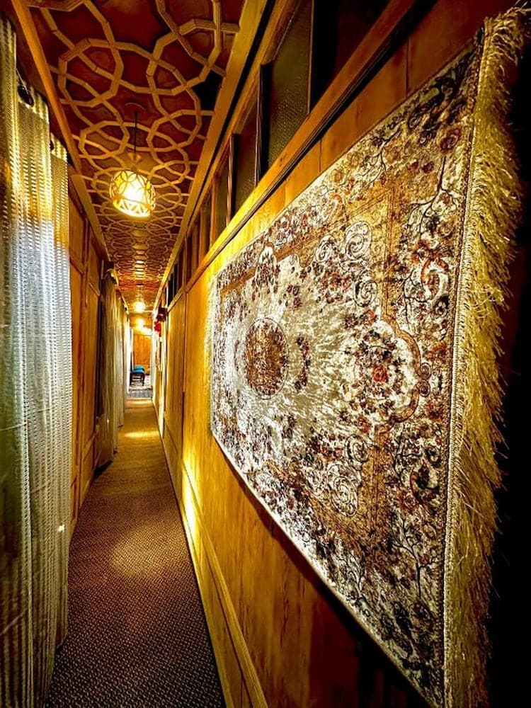 Floating Luxury Group Of Houseboats