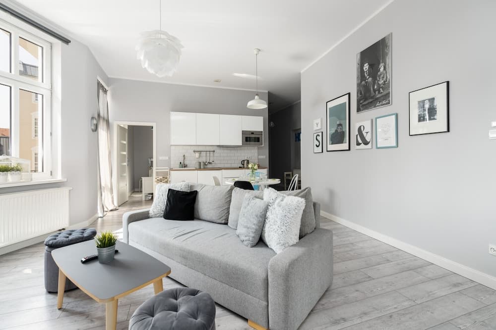 Scandi Małe Garbary Apartment by Renters