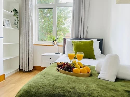 4-bed House Sleeps 7 With Garden