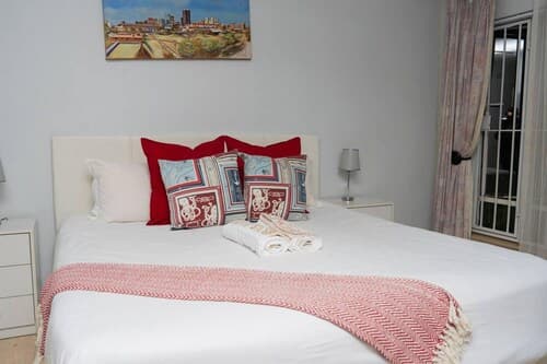 Impeccable 3-bed House in Joburg, 6km nr Sandton
