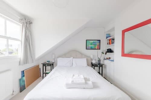 Top Floor 1BD Flat With Balcony - Ladbroke Grove