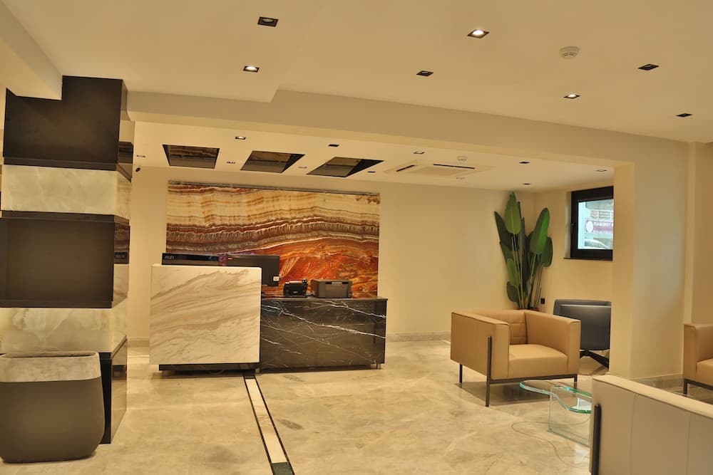 In The Middle Hotel