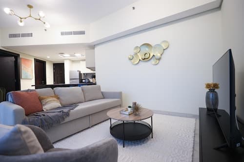Elite LUX Holiday Homes - Cozy Modern 1BR in Dubai South