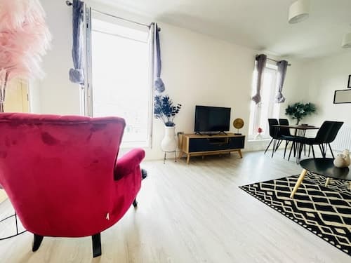 Quartz Apartment in Cambridge