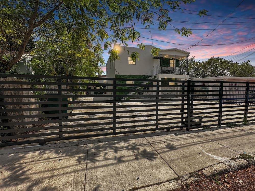 Konaklama yerinin ön cephesi