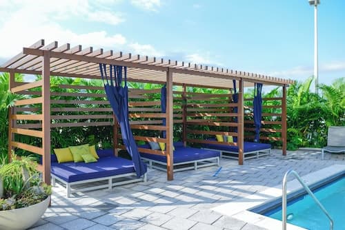 Midblock Building - Midtown Miami - We Host