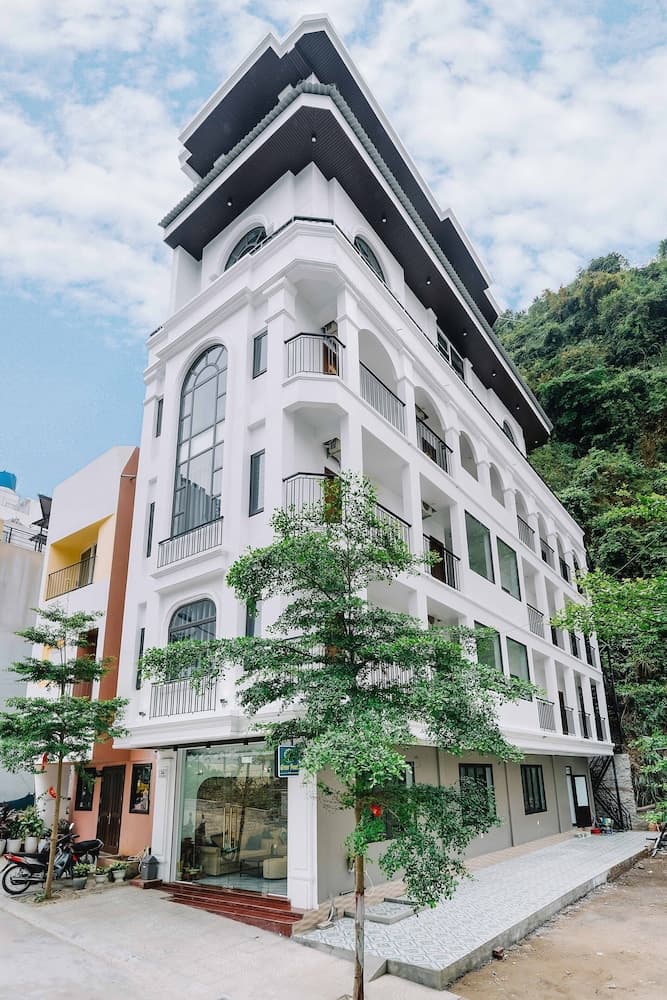 Cat Ba Green Pearl Hotel