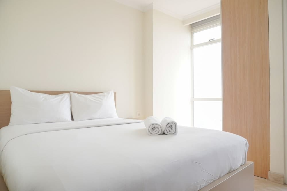 Comfort And Minimalist Studio Menteng Park Apartment