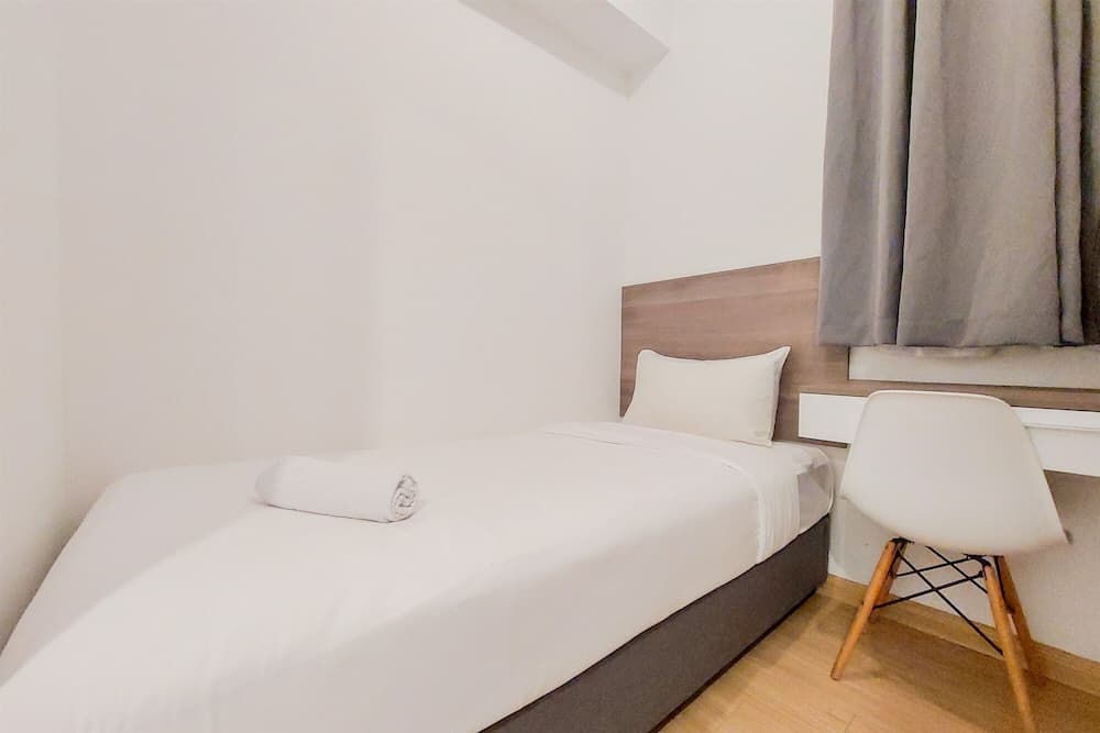 Comfortable And Homey Living 2Br At Sky House Bsd Apartment